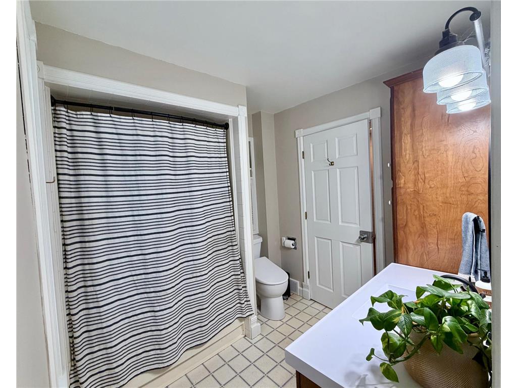 253 W Mill Street Winona MN 55987 7005370 image30