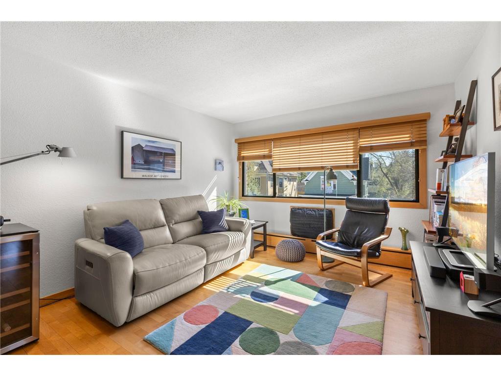 2530 1ST Avenue S #301 Minneapolis MN 55404 6823379 image1