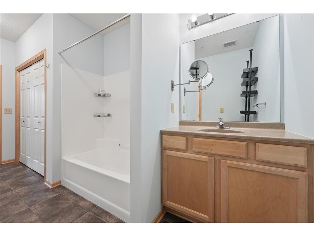 2530 E 34th Street #213 Minneapolis MN 55406 7019623 image16