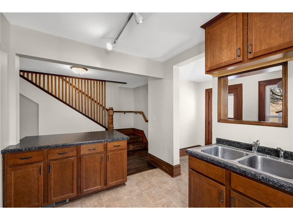 2530 Hayes Street NE Minneapolis MN 55418 7054431 image13