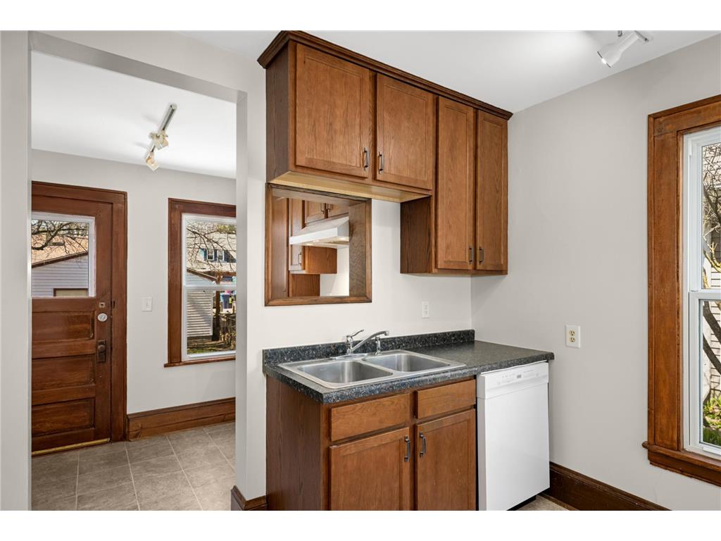 2530 Hayes Street NE Minneapolis MN 55418 7054431 image14