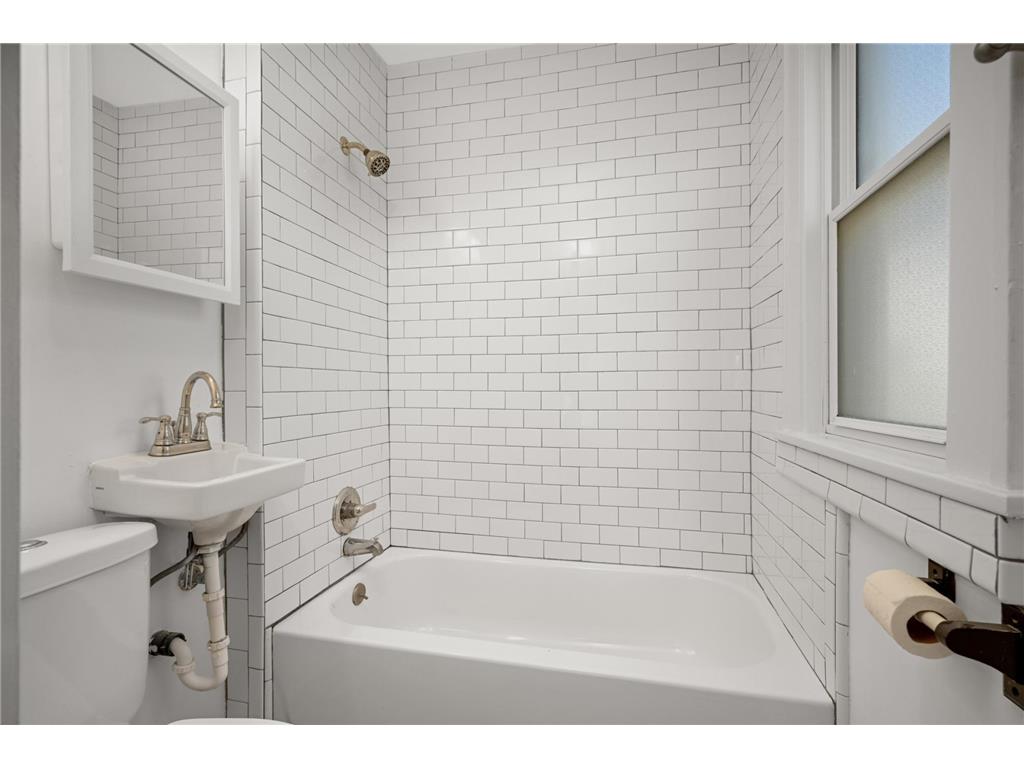 2530 Hayes Street NE Minneapolis MN 55418 7054431 image23
