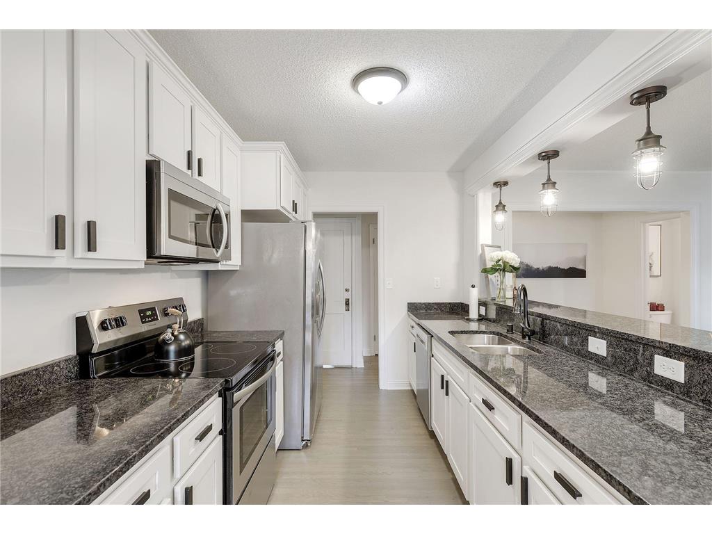 2530 W 50th Street Minneapolis MN 55410 7054306 image13