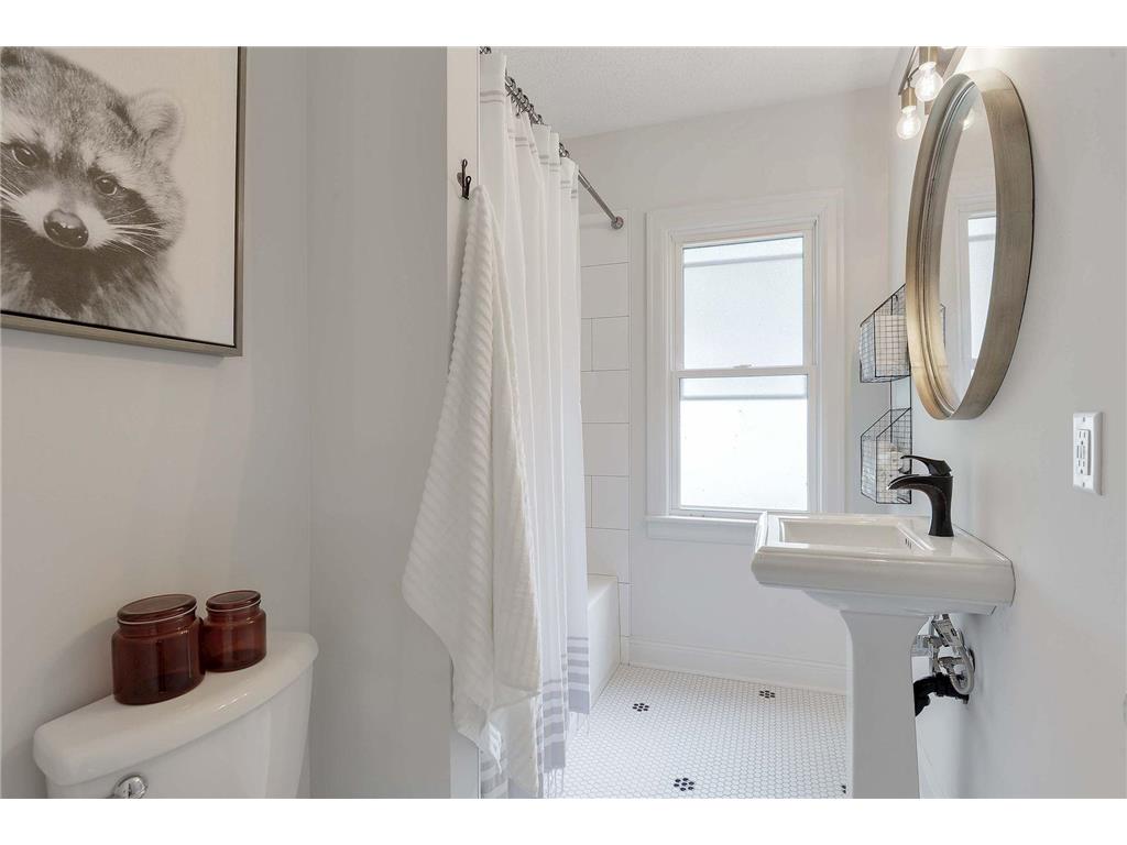 2530 W 50th Street Minneapolis MN 55410 7054306 image16