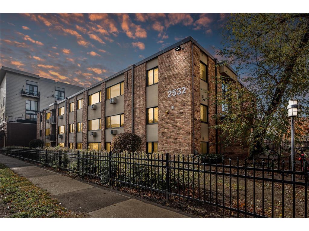 2532 1st Avenue S #S305 Minneapolis MN 55404 6627733 image1