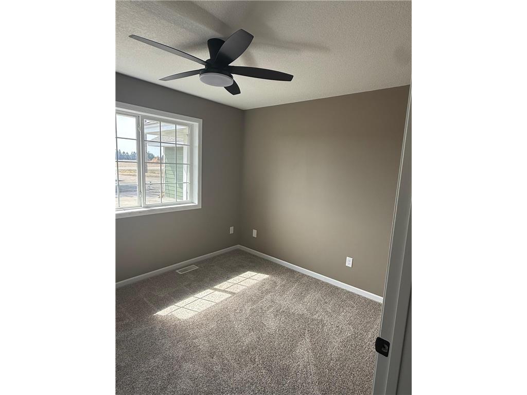 2533 341st Avenue NW Cambridge MN 55008 7046072 image3