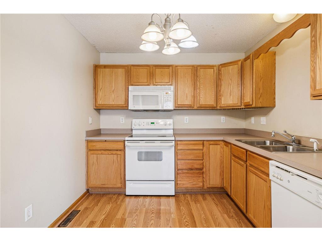 2533 Cobble Hill Court #F Woodbury MN 55125 7002349 image17