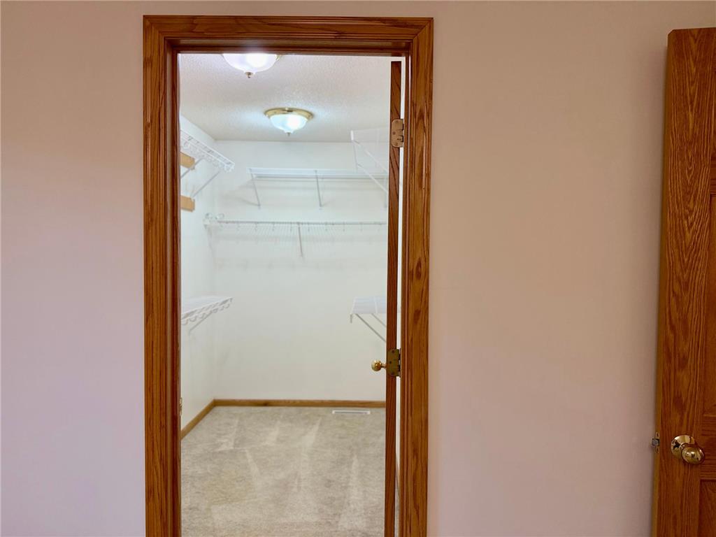 2533 Montana Avenue E Maplewood MN 55119 7082776 image15