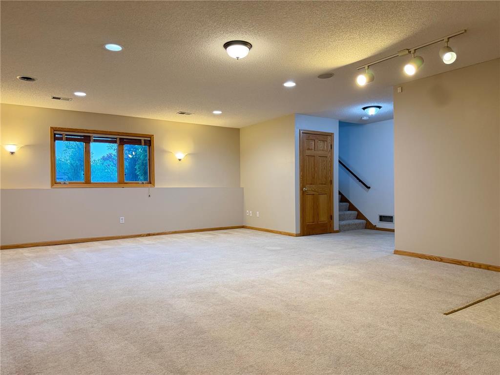 2533 Montana Avenue E Maplewood MN 55119 7082776 image24