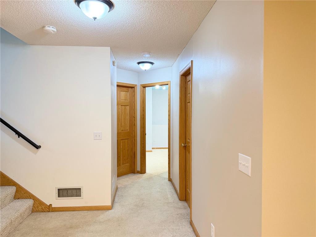2533 Montana Avenue E Maplewood MN 55119 7082776 image25