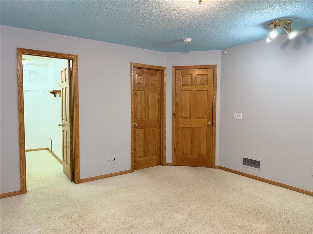 2533 Montana Avenue E Maplewood MN 55119 7082776 image27