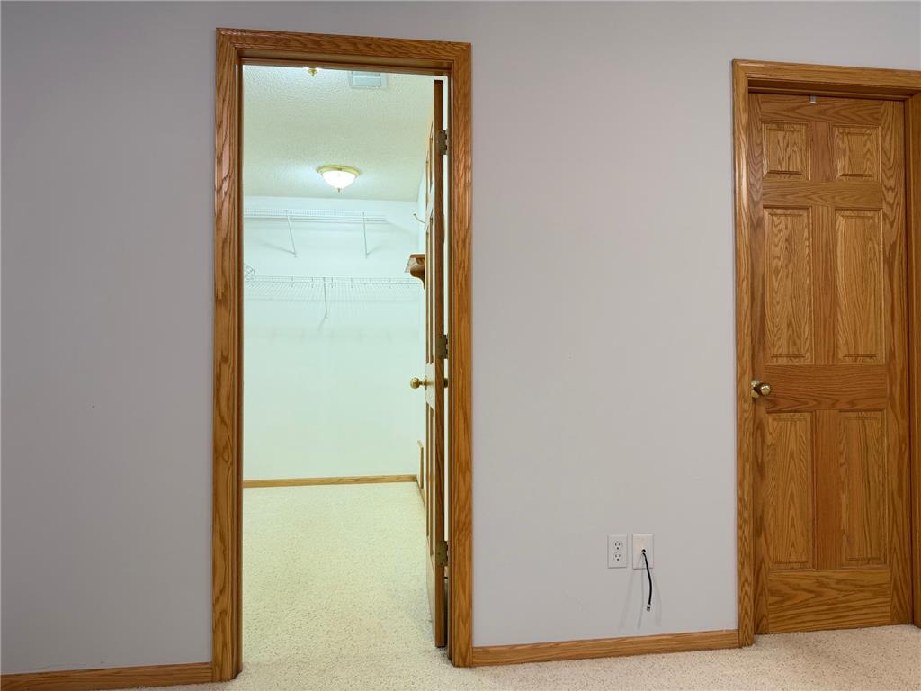 2533 Montana Avenue E Maplewood MN 55119 7082776 image28