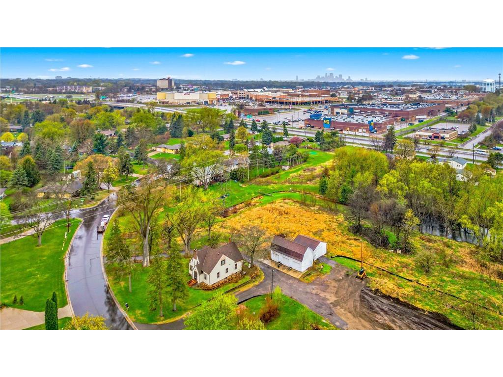 2533 Snelling Curve Roseville MN 55113 7048571 image39