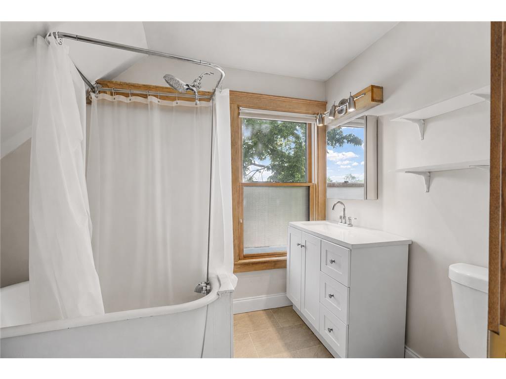 2535 Aldrich Avenue S Minneapolis MN 55405 7055953 image46
