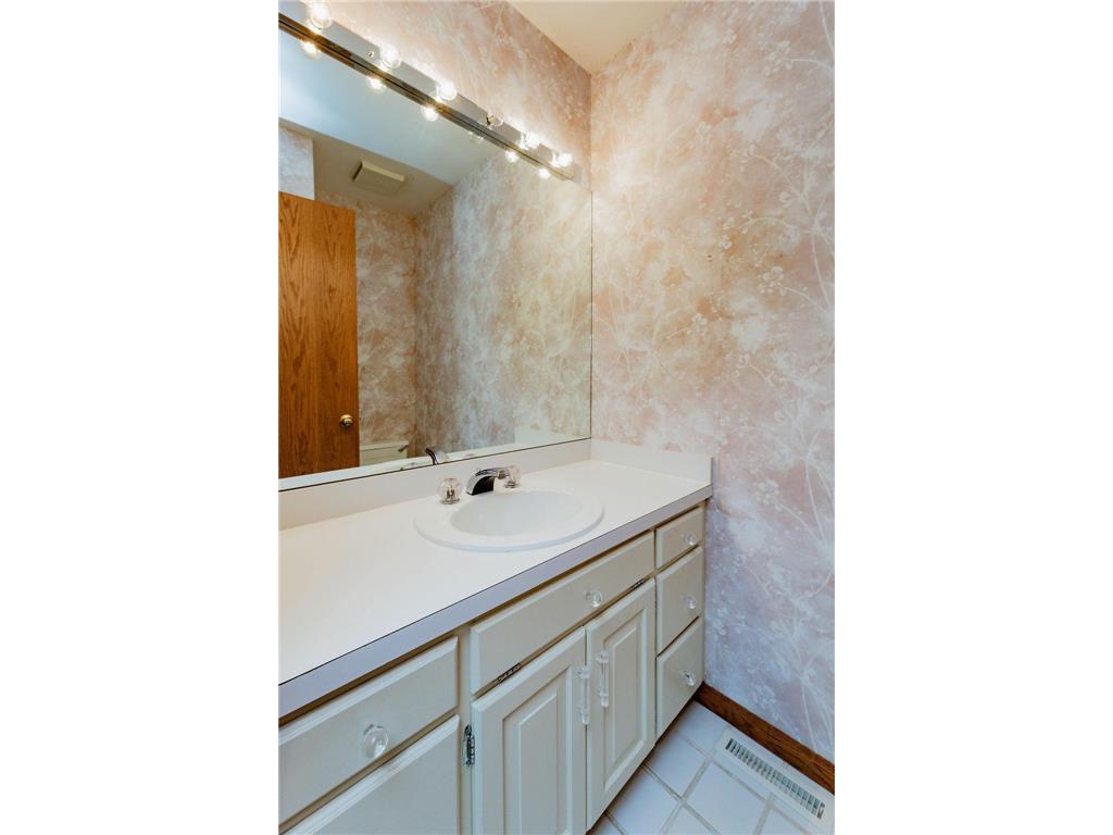 2536 University Drive S #D Fargo ND 58103 7097069 image24