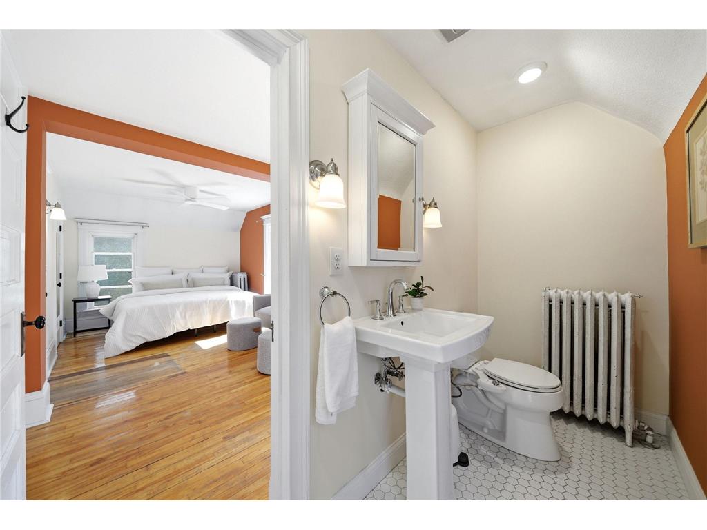 2537 Bryant Avenue S Minneapolis MN 55405 7081875 image12
