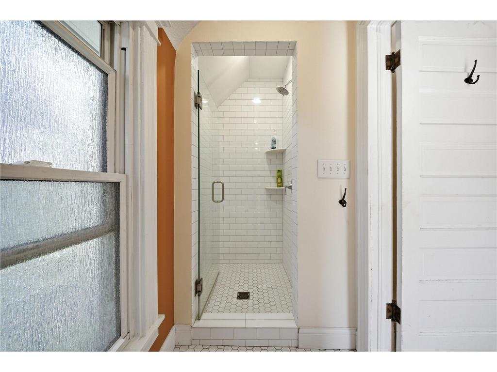 2537 Bryant Avenue S Minneapolis MN 55405 7081875 image13