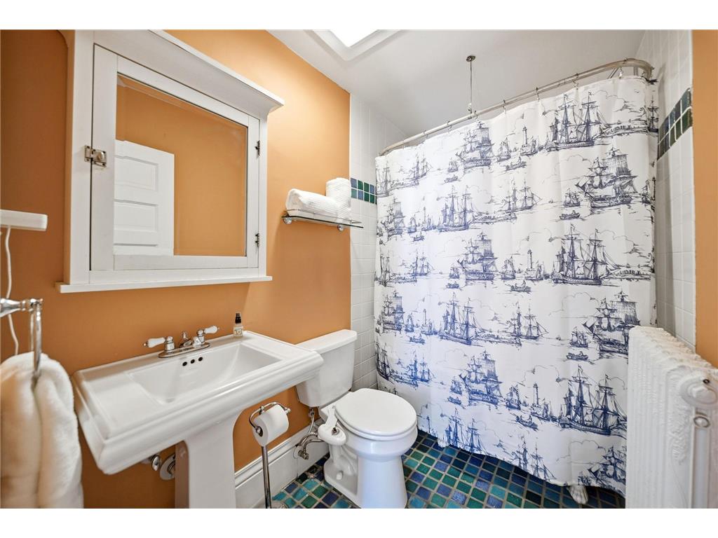 2537 Bryant Avenue S Minneapolis MN 55405 7081875 image17