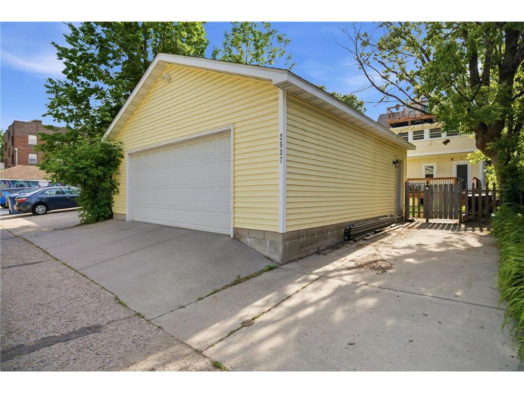 2537 Bryant Avenue S Minneapolis MN 55405 7081875 image24