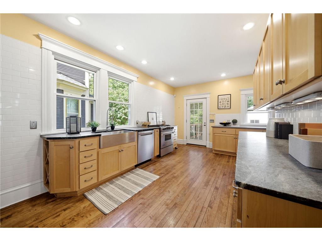 2537 Bryant Avenue S Minneapolis MN 55405 7081875 image6