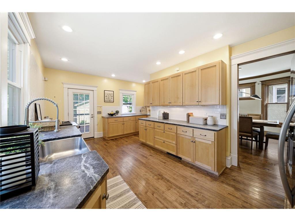 2537 Bryant Avenue S Minneapolis MN 55405 7081875 image7