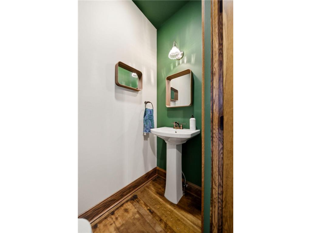 2537 Bryant Avenue S Minneapolis MN 55405 7081875 image9