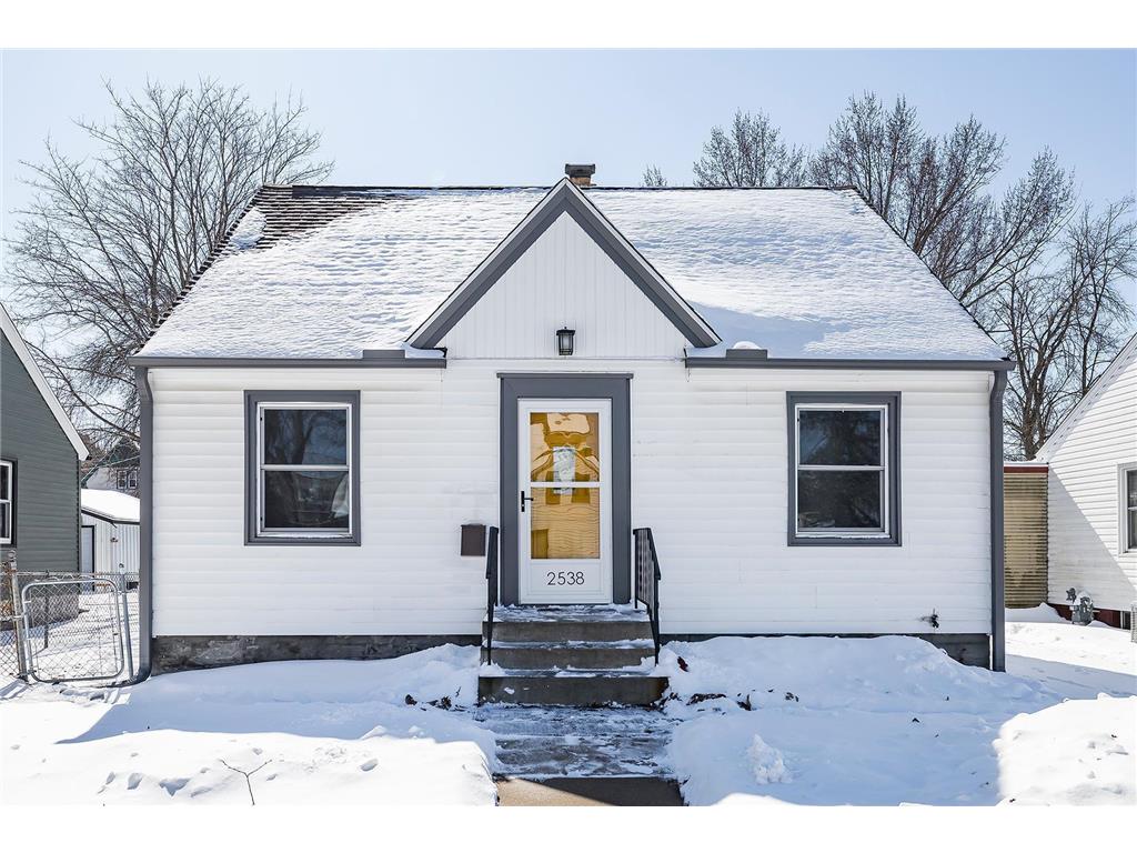2538 4th Avenue E North Saint Paul MN 55109 7039113 image1