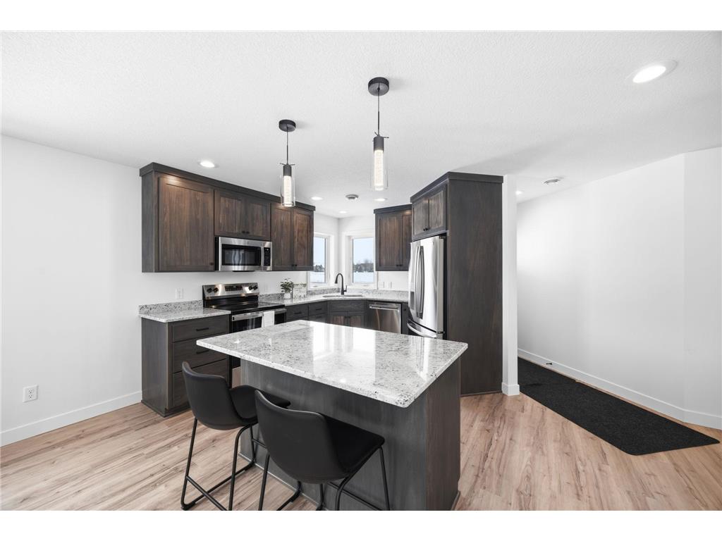 254 Eau Claire Avenue SE Hutchinson MN 55350 6784423 image2