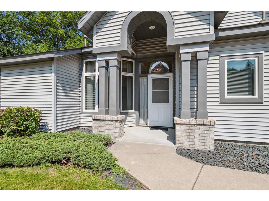 2542 Sumac Ridge White Bear Lake MN 55110 6561702 image1