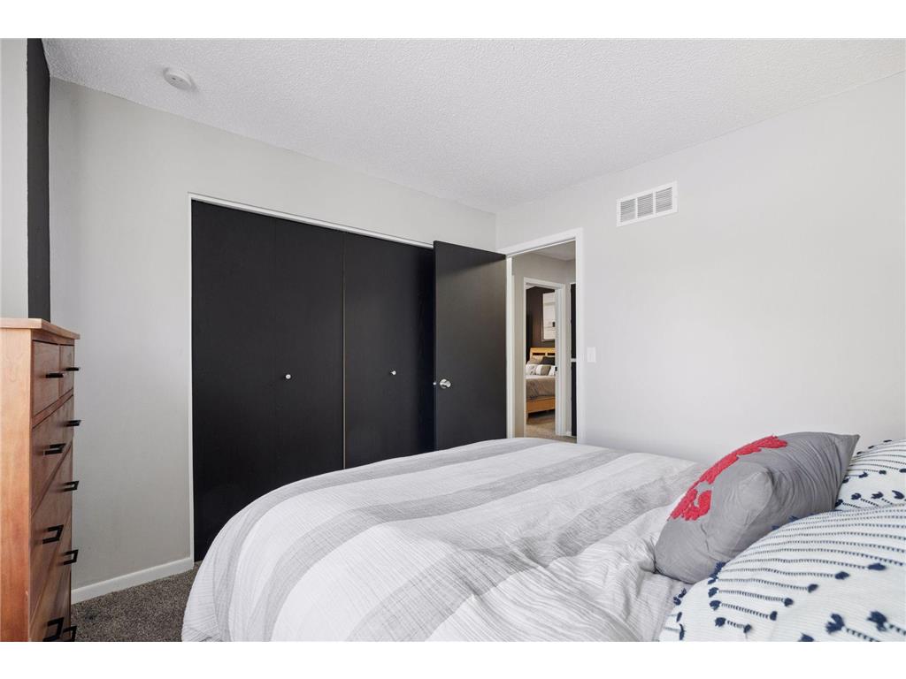 2543 Wimbledon Place Woodbury MN 55125 7028058 image17