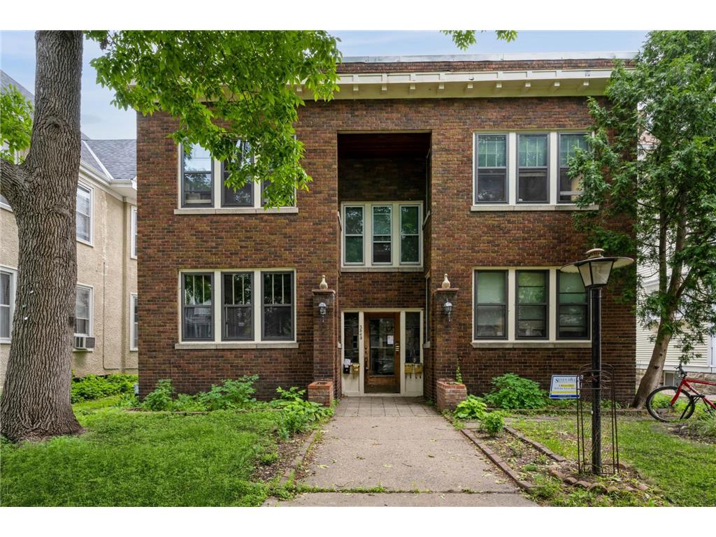 2545 Bryant Avenue S #1 Minneapolis MN 55405 7042675 image1