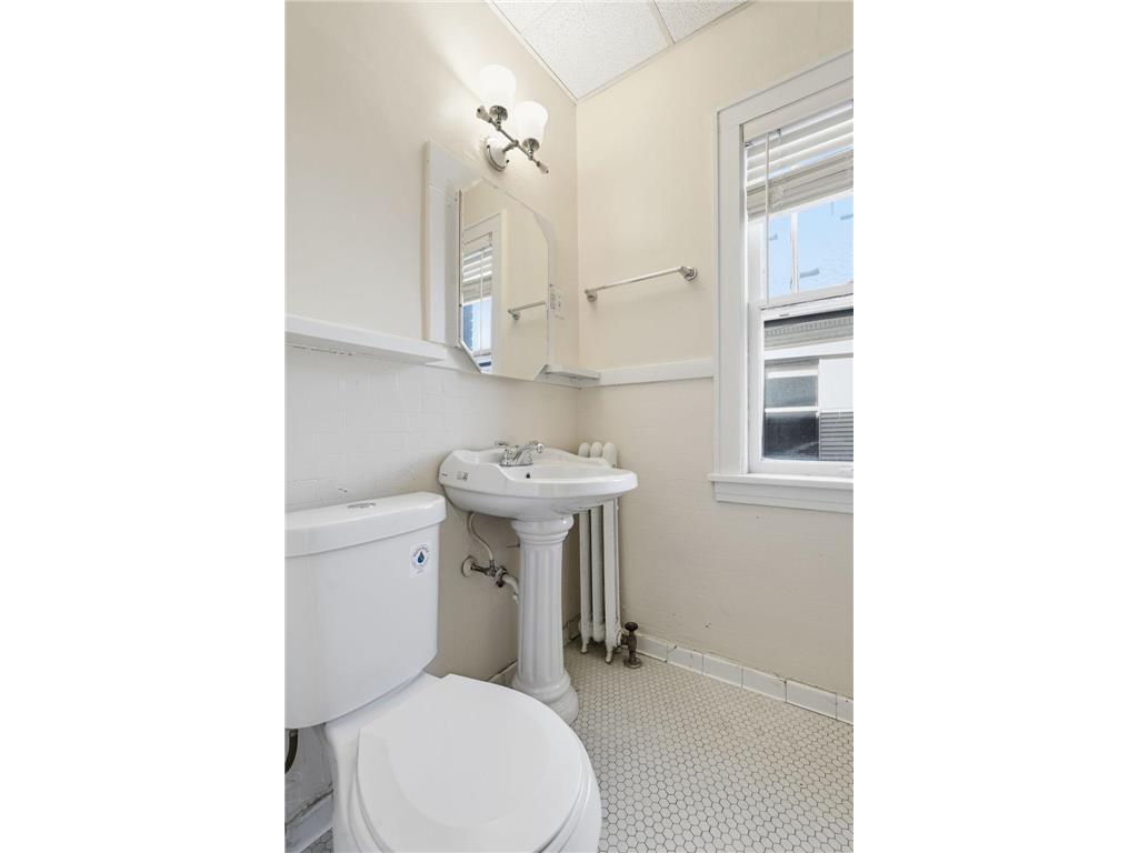 2545 Garfield Avenue #24 Minneapolis MN 55405 7046604 image14