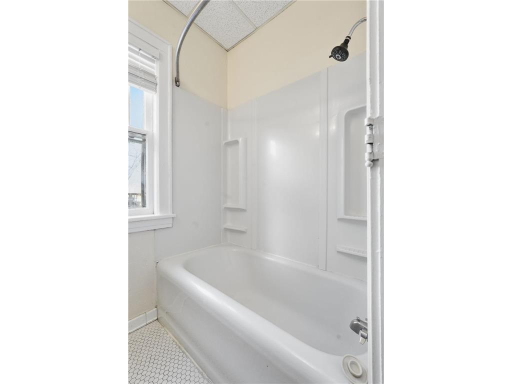 2545 Garfield Avenue #6 Minneapolis MN 55405 7068398 image15