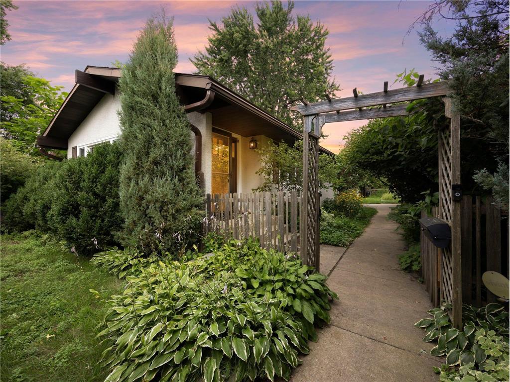 2549 33rd Avenue S Minneapolis MN 55406 6752094 image1