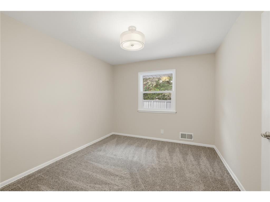 255 County Road C2 W Roseville MN 55113 6809197 image12