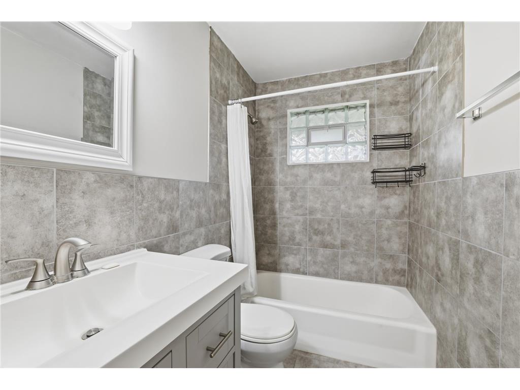 255 County Road C2 W Roseville MN 55113 6809197 image13