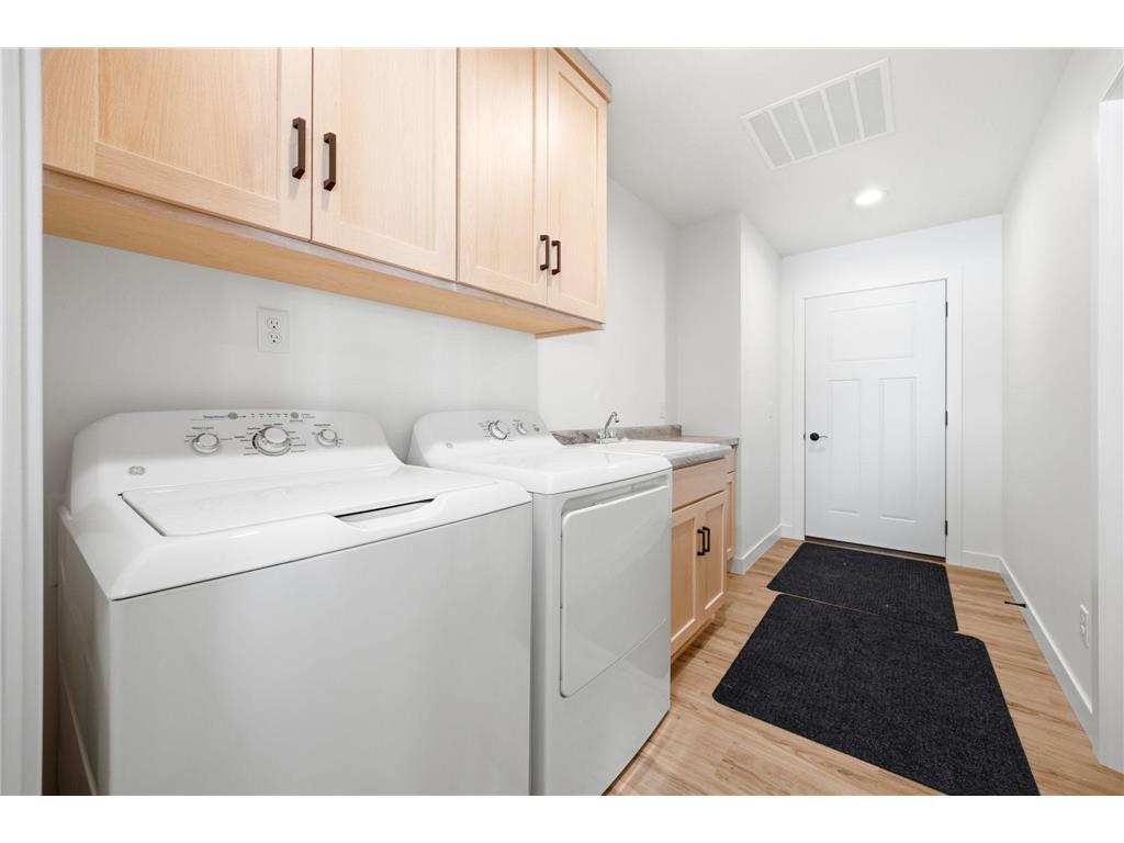 255 Eau Claire Avenue SE Hutchinson MN 55350 6784432 image15