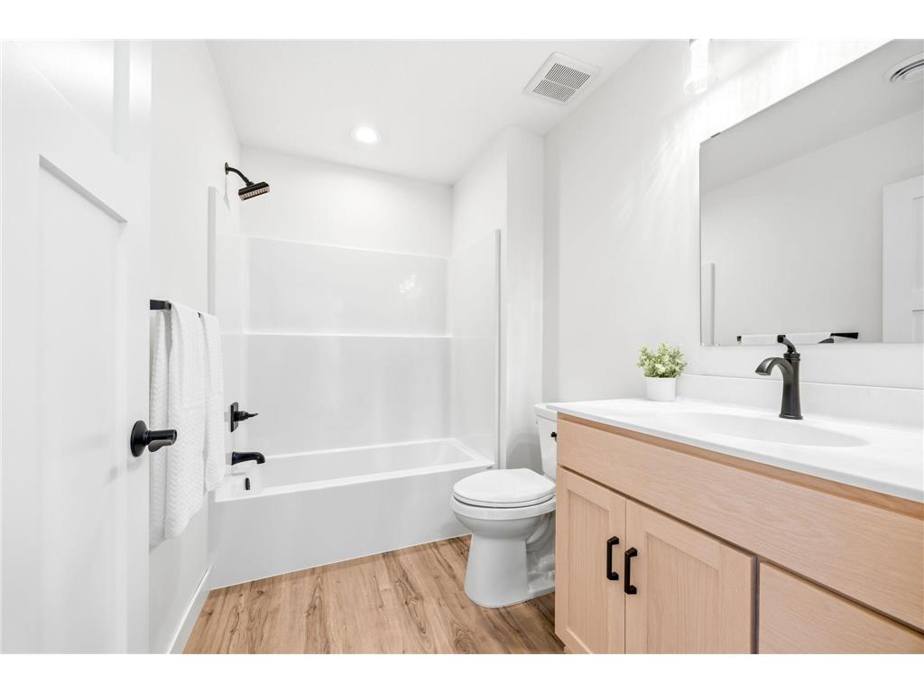 255 Eau Claire Avenue SE Hutchinson MN 55350 6784432 image18