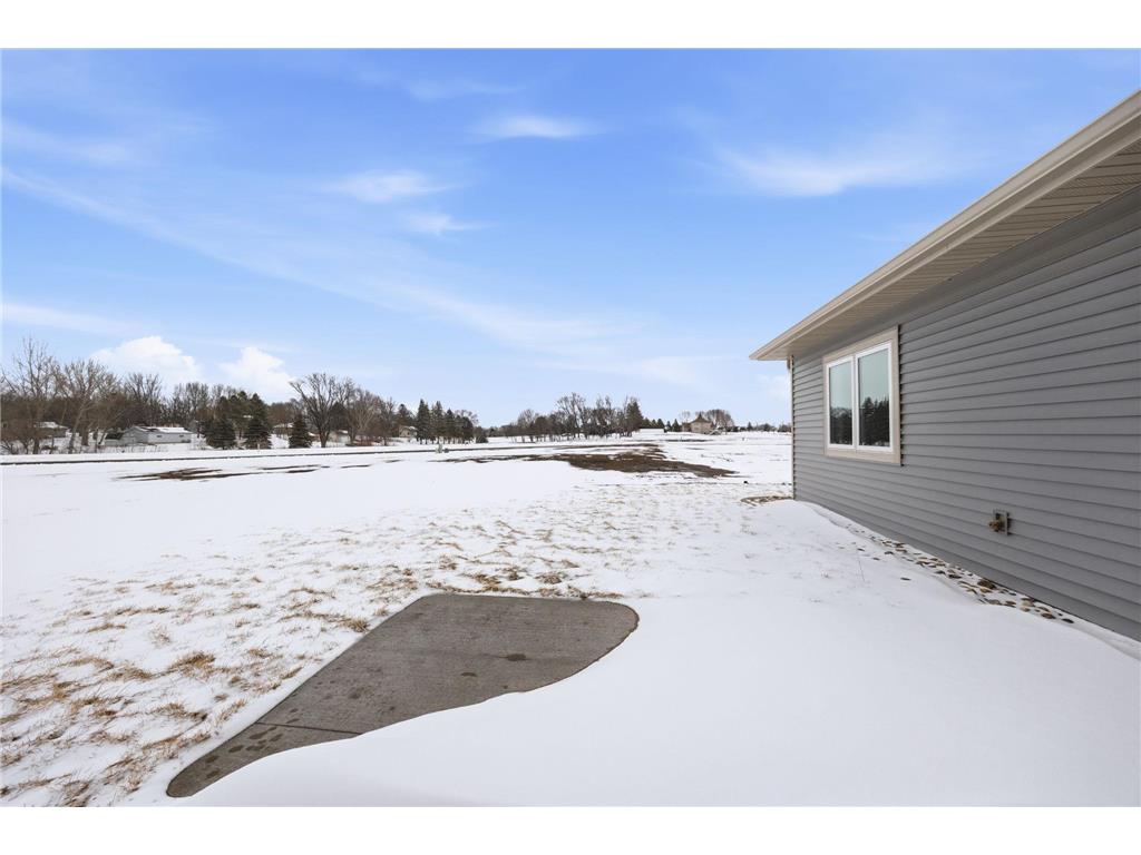 255 Eau Claire Avenue SE Hutchinson MN 55350 6784432 image25