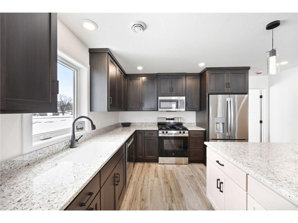 255 Eau Claire Avenue SE Hutchinson MN 55350 6784432 image6