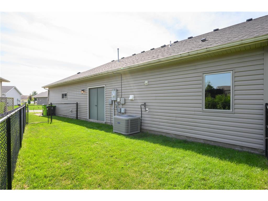 255 Golden Bear Lane Zumbrota MN 55992 6775054 image40