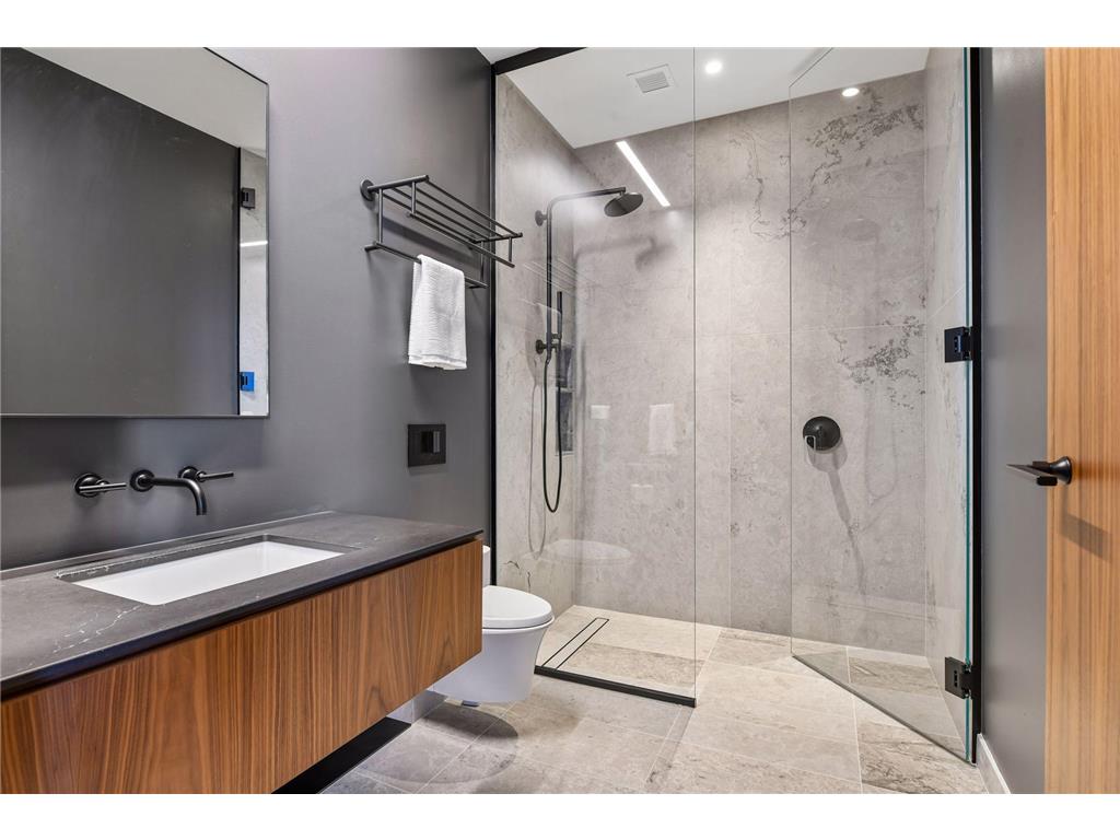 255 Hennepin Avenue #3303 Minneapolis MN 55408 7042785 image51
