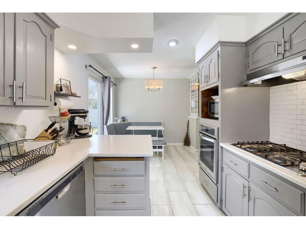 2550 Aldine Street Roseville MN 55113 7086098 image1
