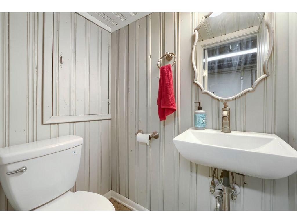 2550 Aldine Street Roseville MN 55113 7086098 image19