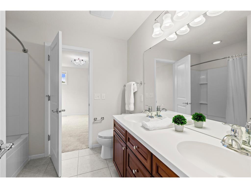2550 Arrowhead Lane Chanhassen MN 55317 7097244 image32