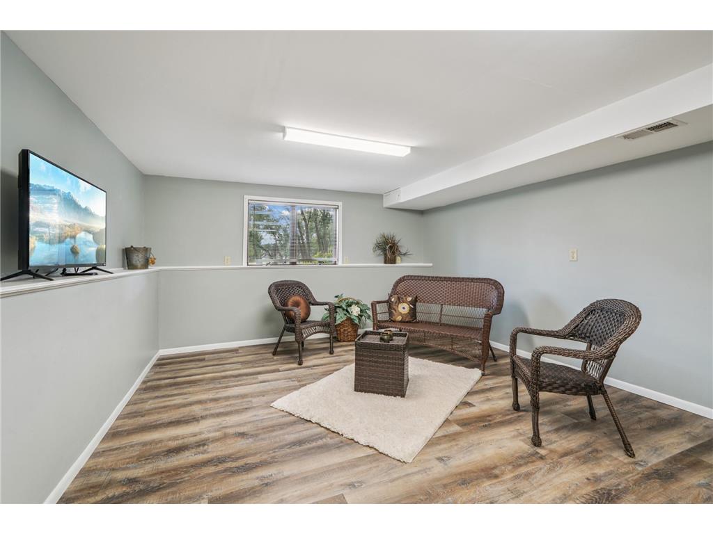 2550 Moundsview Drive #49 Mounds View MN 55112 - Wood 6783865 image15