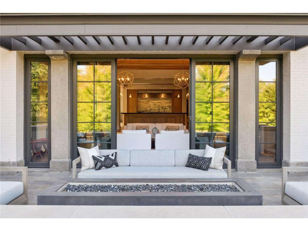 2552 W Lake Of The Isles Parkway Minneapolis MN 55405 - Lake of the Isles 7004655 image13