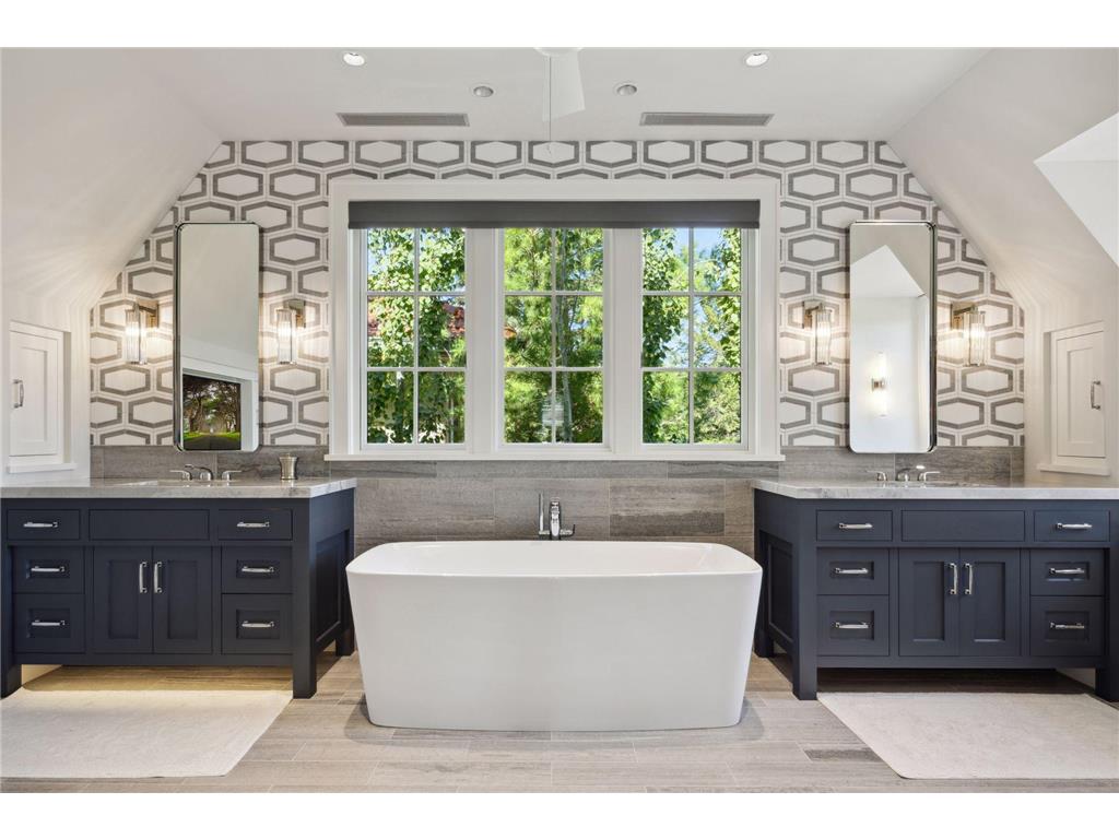 2552 W Lake Of The Isles Parkway Minneapolis MN 55405 - Lake of the Isles 7004655 image23