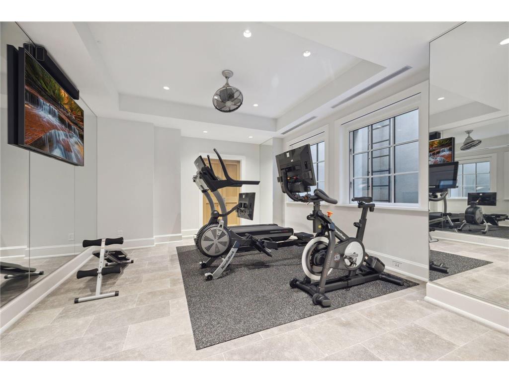 2552 W Lake Of The Isles Parkway Minneapolis MN 55405 - Lake of the Isles 7004655 image32