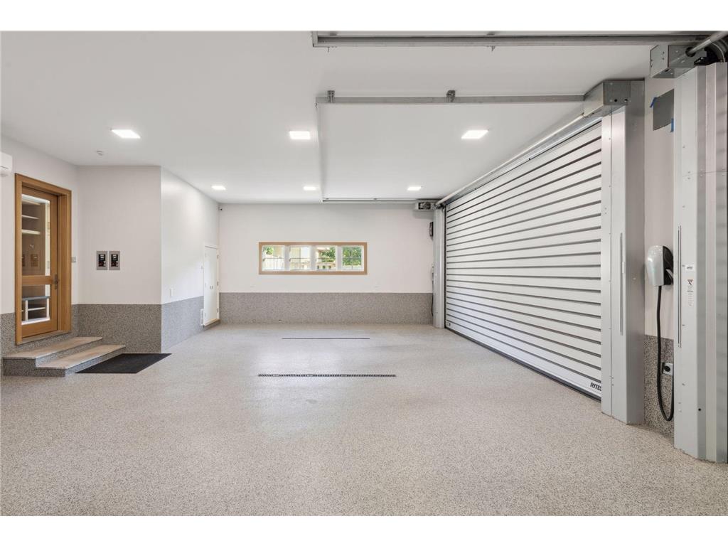 2552 W Lake Of The Isles Parkway Minneapolis MN 55405 - Lake of the Isles 7004655 image33